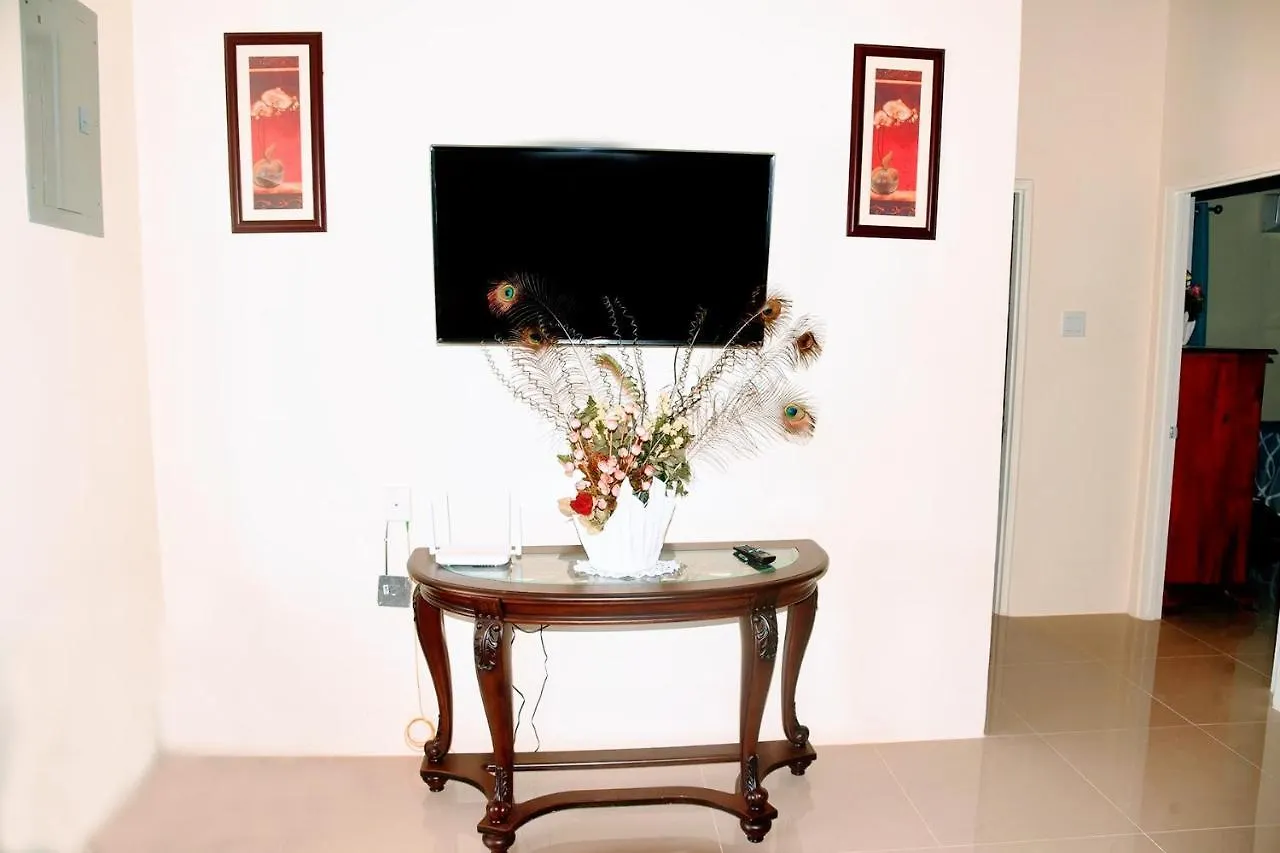 בית נופש Florence Hall L&V Paradise Vacation Home With Pool And Gym ג'מייקה