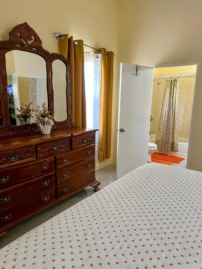 בית נופש Florence Hall L&V Paradise Vacation Home With Pool And Gym