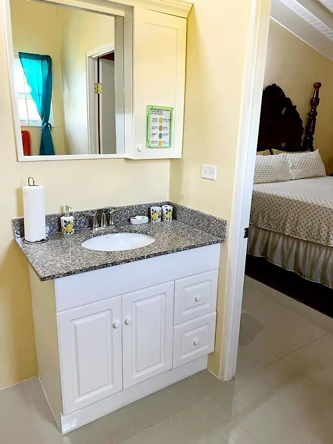 Florence Hall L&V Paradise Vacation Home With Pool And Gym